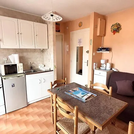 F2 Avec Loggia Et Parking A 800m Des Cures - 4 Couchages - Amelie-les-bains - Fr-1-703-140 Apartment